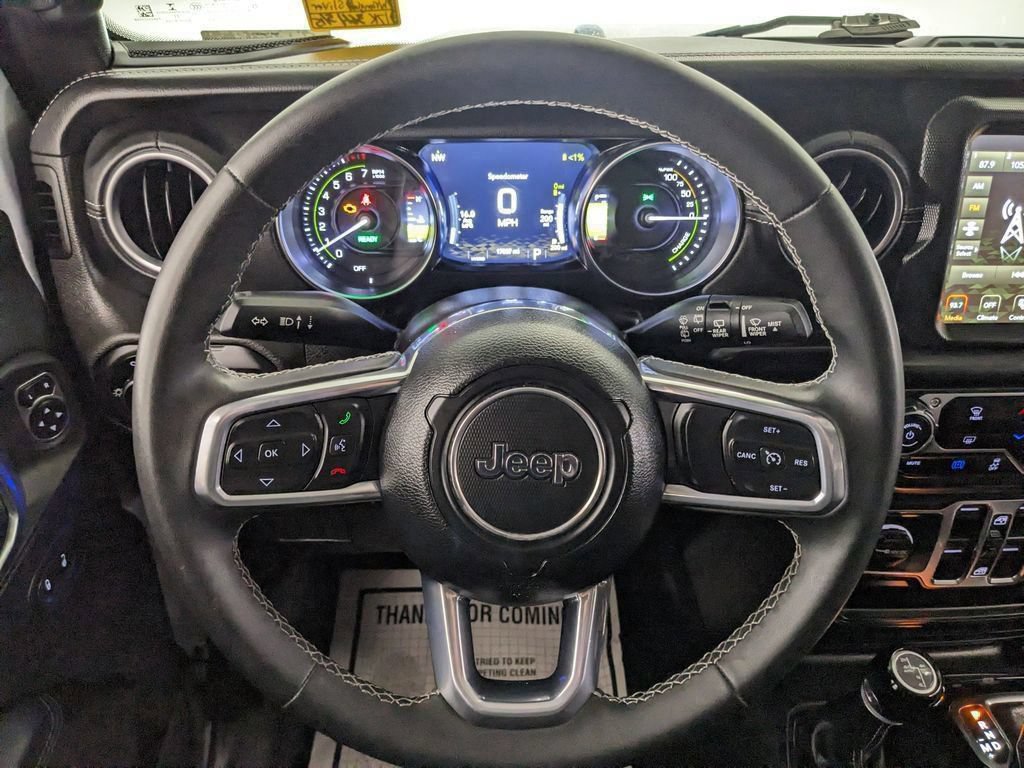 Used 2023 Jeep Wrangler Unlimited Sahara AWD/4WD image 10