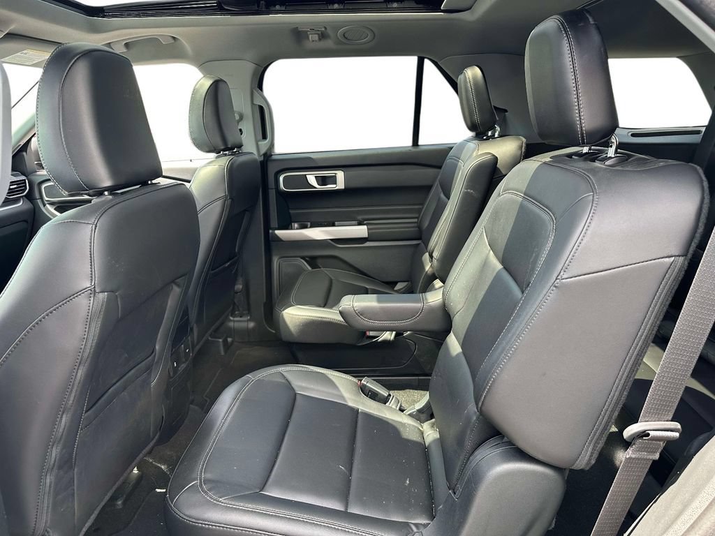 Certified 2024 Ford Explorer XLT w/ Equipment Group 202A AWD/4WD image 13