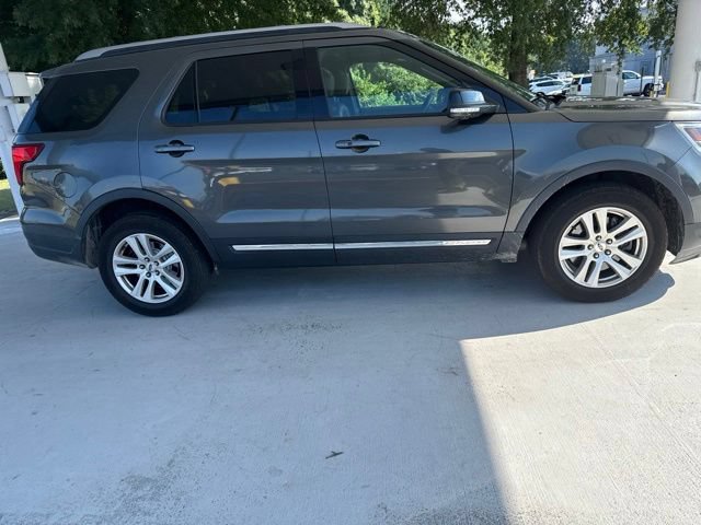 Certified 2018 Ford Explorer XLT w/ Equipment Group 202A AWD/4WD image 2