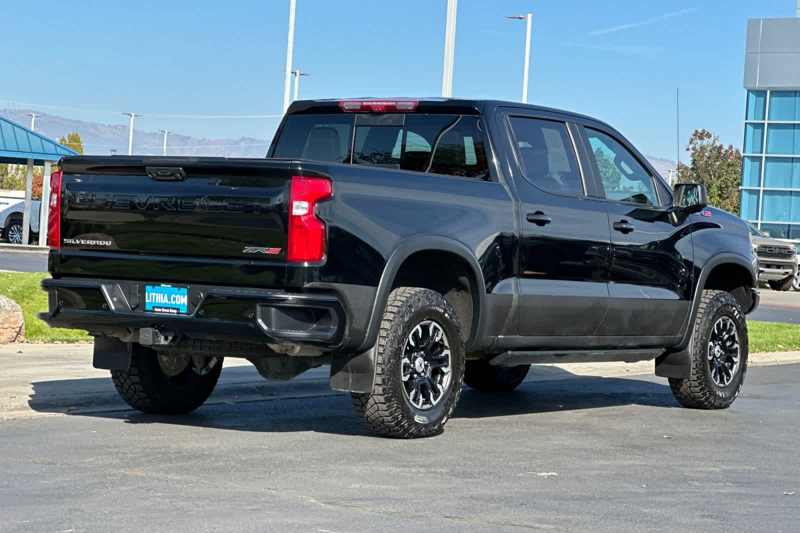 Used 2022 Chevrolet Silverado 1500 ZR2 w/ Technology Package AWD/4WD image 2