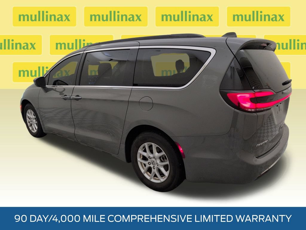 Used 2022 Chrysler Pacifica Touring-L FWD image 9