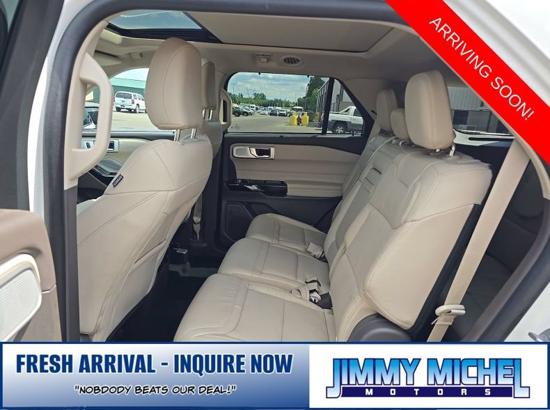 Certified 2023 Ford Explorer Platinum w/ Technology Package AWD/4WD image 6