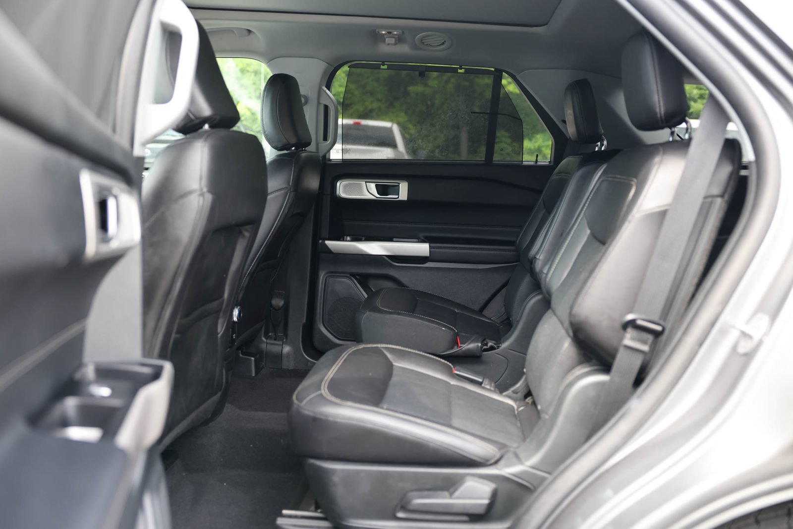 Certified 2023 Ford Explorer Limited w/ Limited Technology Package AWD/4WD image 13