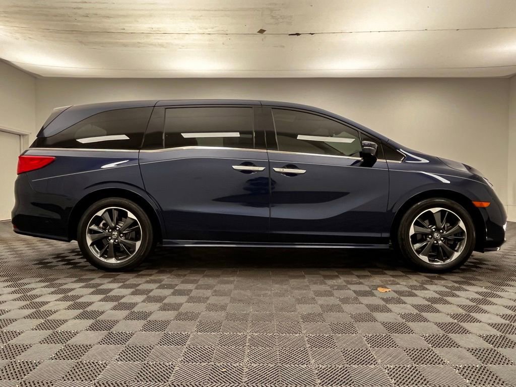 Used 2023 Honda Odyssey Elite image 3