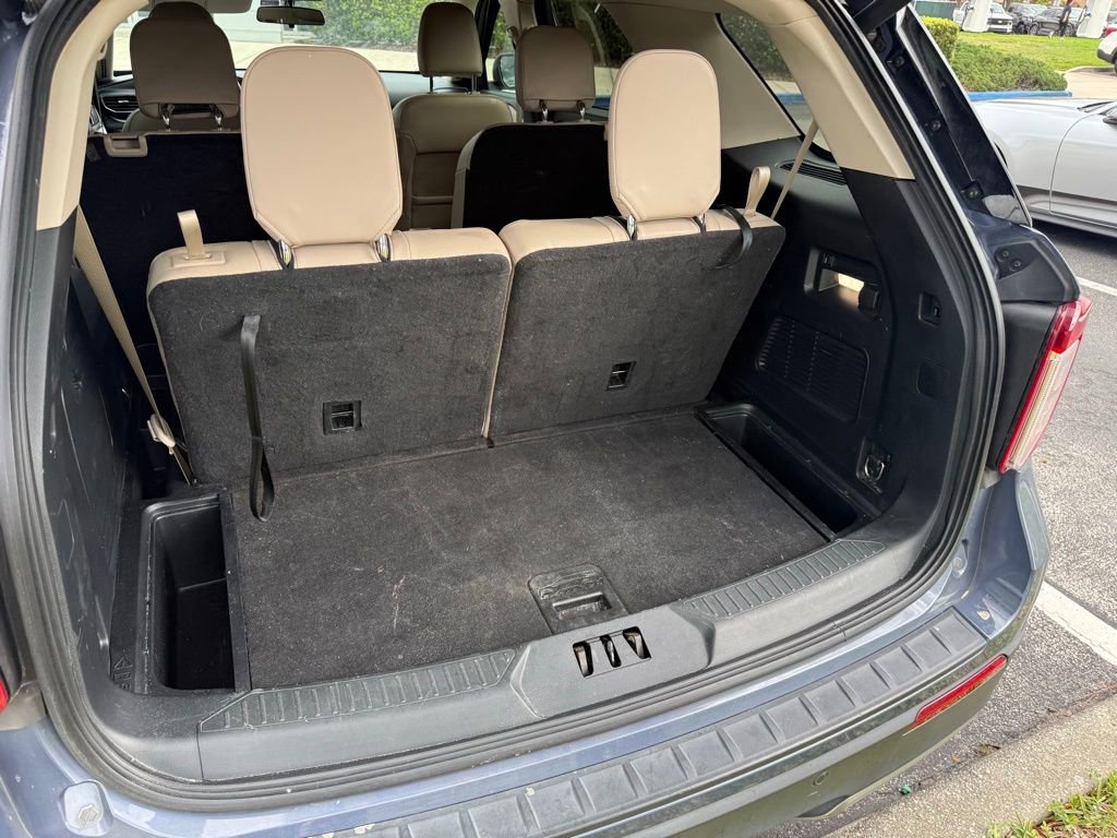 Certified 2021 Ford Explorer XLT w/ Equipment Group 202A image 16