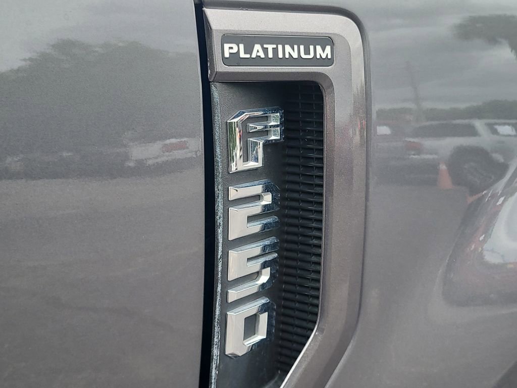 Certified 2022 Ford F250 Platinum w/ FX4 Off-Road Package AWD/4WD image 6