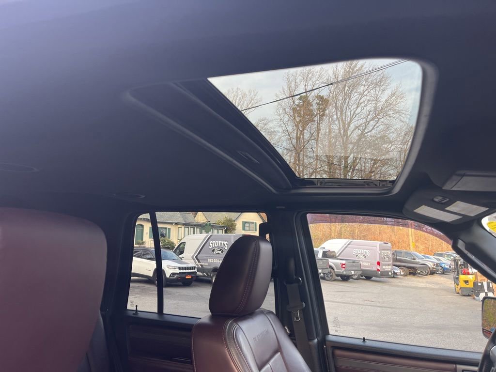 Certified 2017 Ford Expedition Platinum image 33