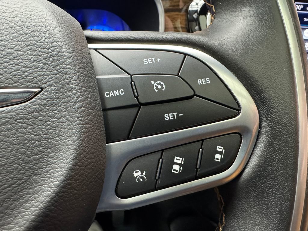 Used 2021 Chrysler Pacifica Pinnacle AWD/4WD image 17