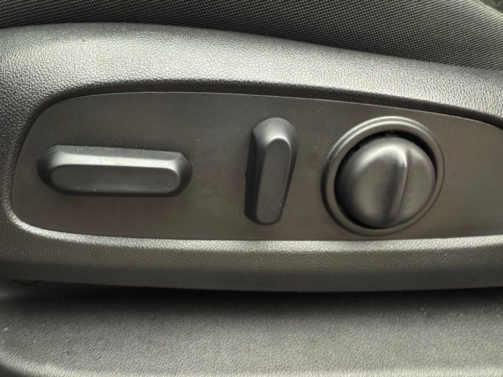 Used 2020 Chevrolet Blazer LT image 19