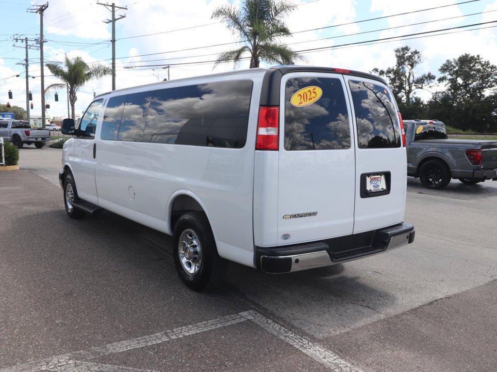 Used 2025 Chevrolet Express 3500 LT w/ LT Preferred Equipment Group RWD image 10