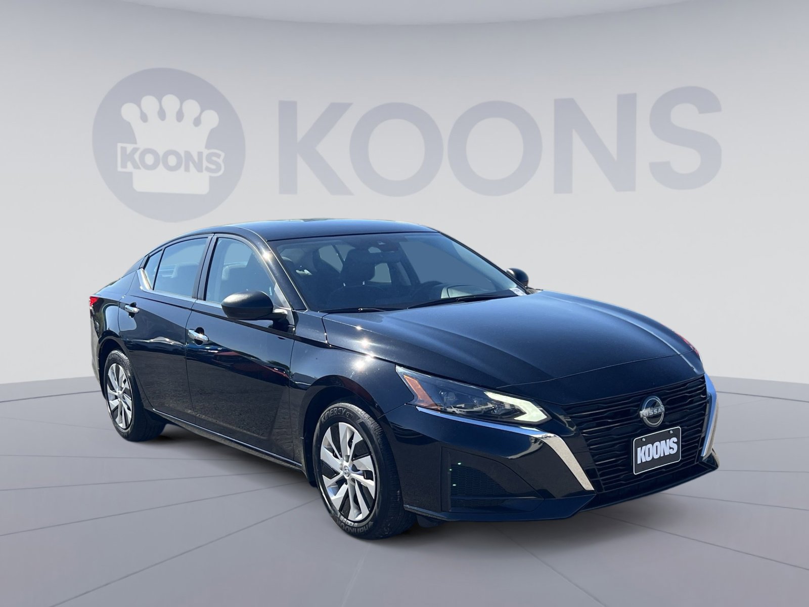 Used 2024 Nissan Altima 2.5 S FWD image 2