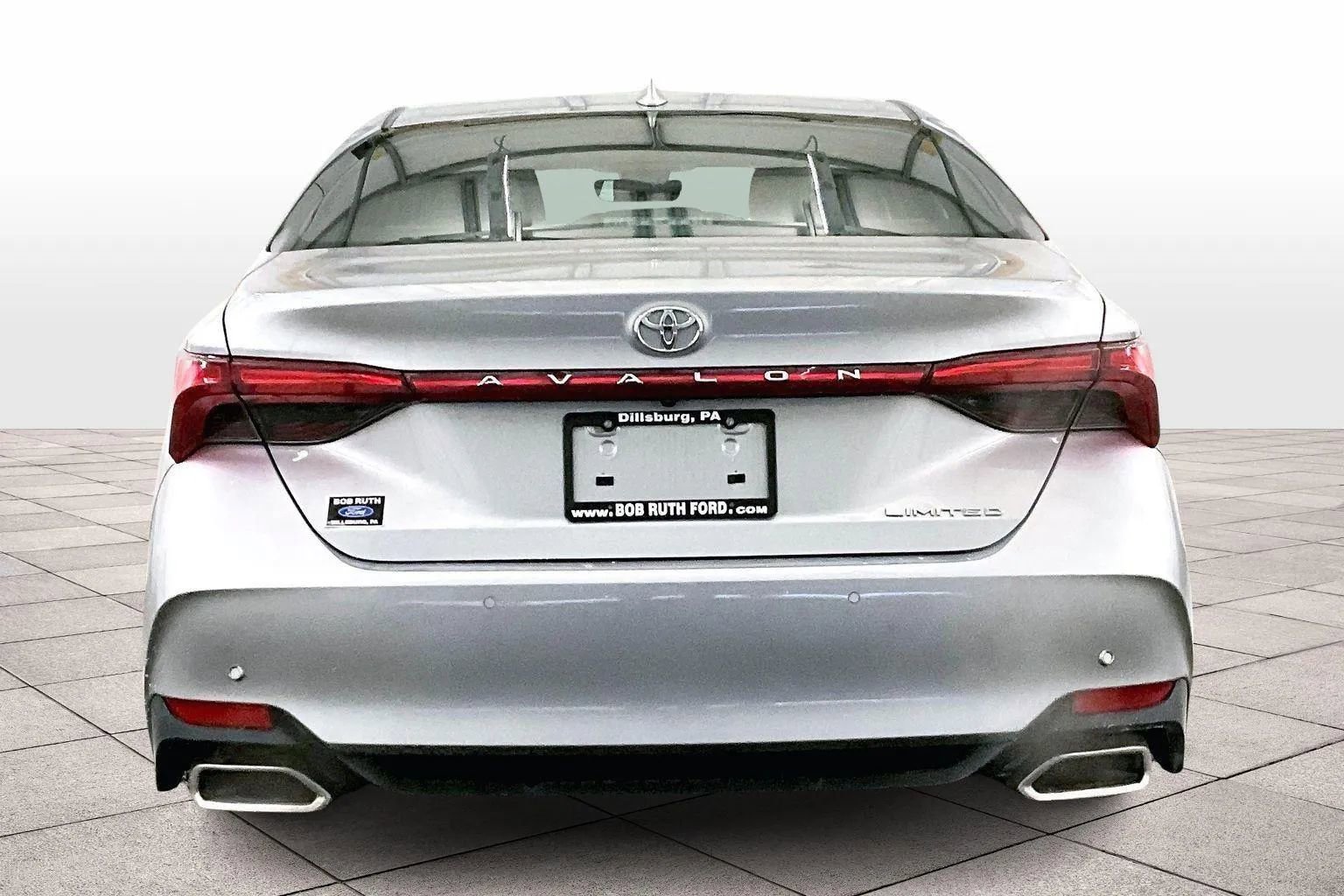 Used 2022 Toyota Avalon Limited w/ Advanced Safety Package image 4