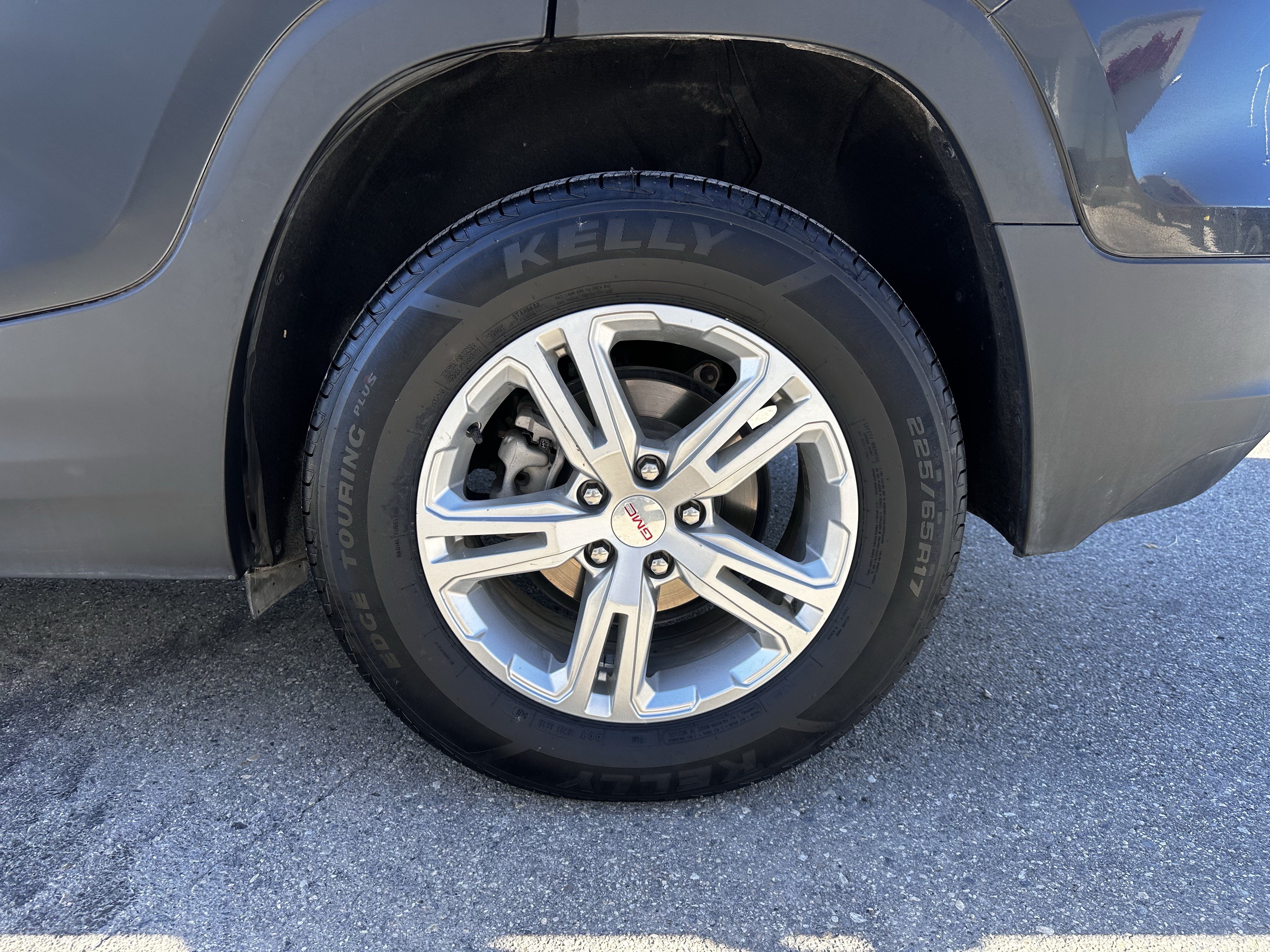 Used 2024 GMC Terrain SLE AWD/4WD image 9
