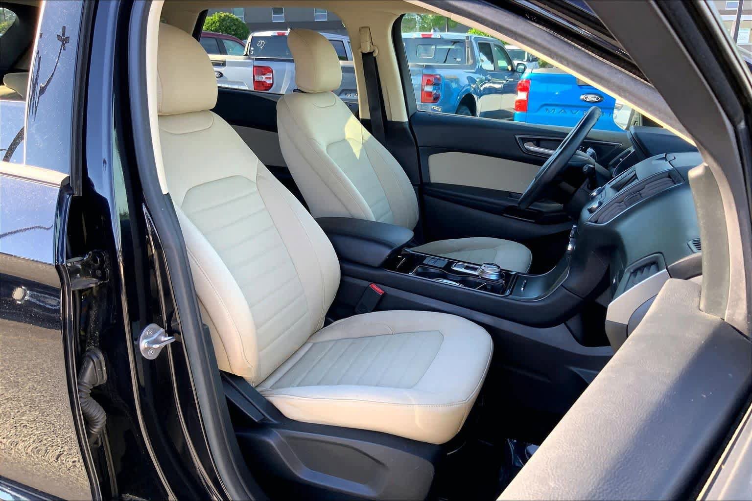 Certified 2019 Ford Edge SE FWD image 9