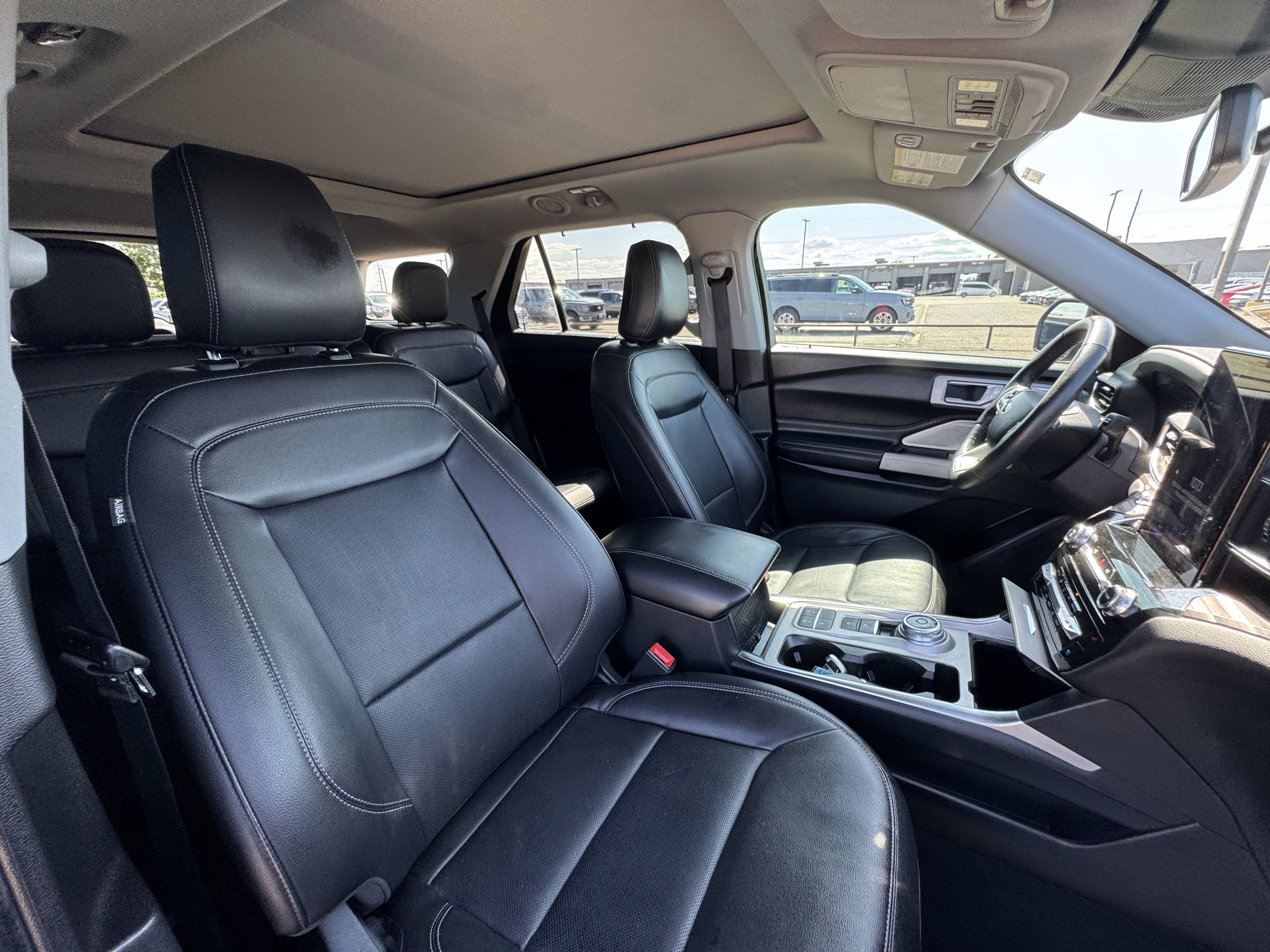 Certified 2022 Ford Explorer Limited w/ Limited Technology Package RWD image 37