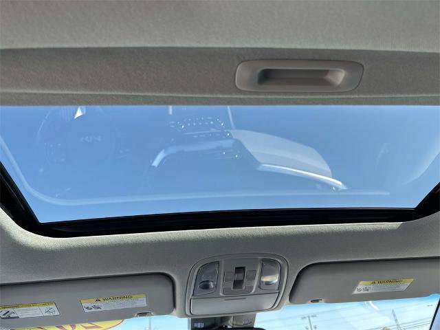 Used 2022 Kia Niro LXS image 17