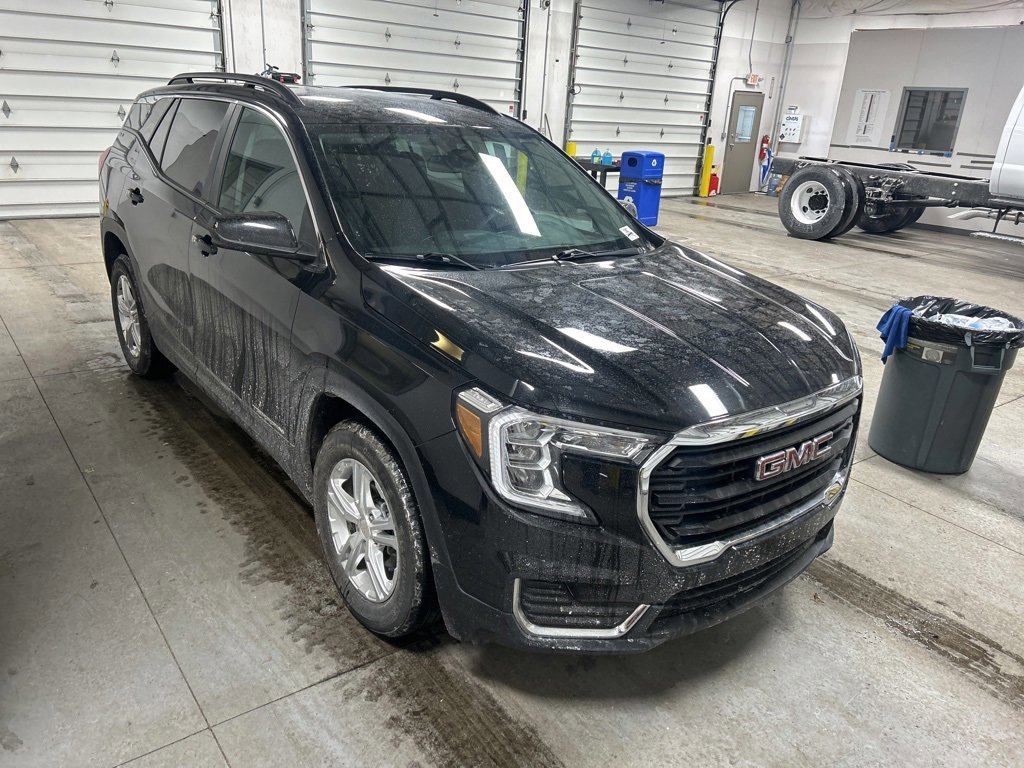Used 2022 GMC Terrain SLE w/ Driver Convenience Package image 4
