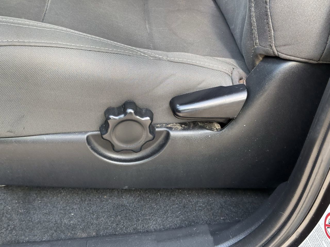 Used 2018 Toyota Tacoma TRD Off-Road w/ Technology Package image 26