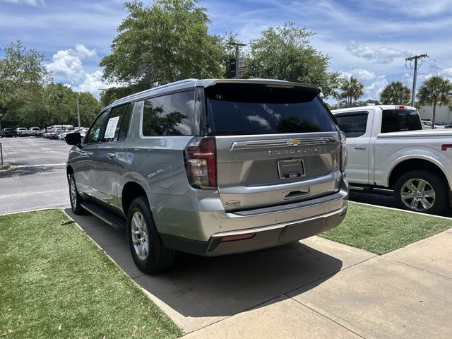 Used 2024 Chevrolet Suburban LT AWD/4WD image 7
