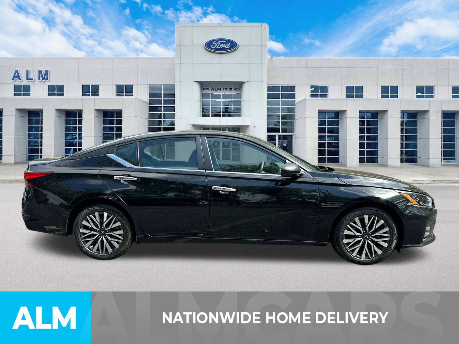 Used 2024 Nissan Altima 2.5 SV FWD image 4