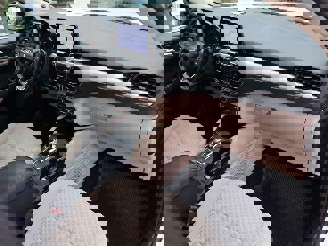 Certified 2020 Ford Escape SE image 17