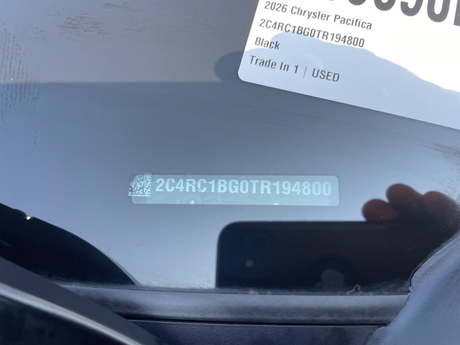 Used 2026 Chrysler Pacifica Select FWD image 34