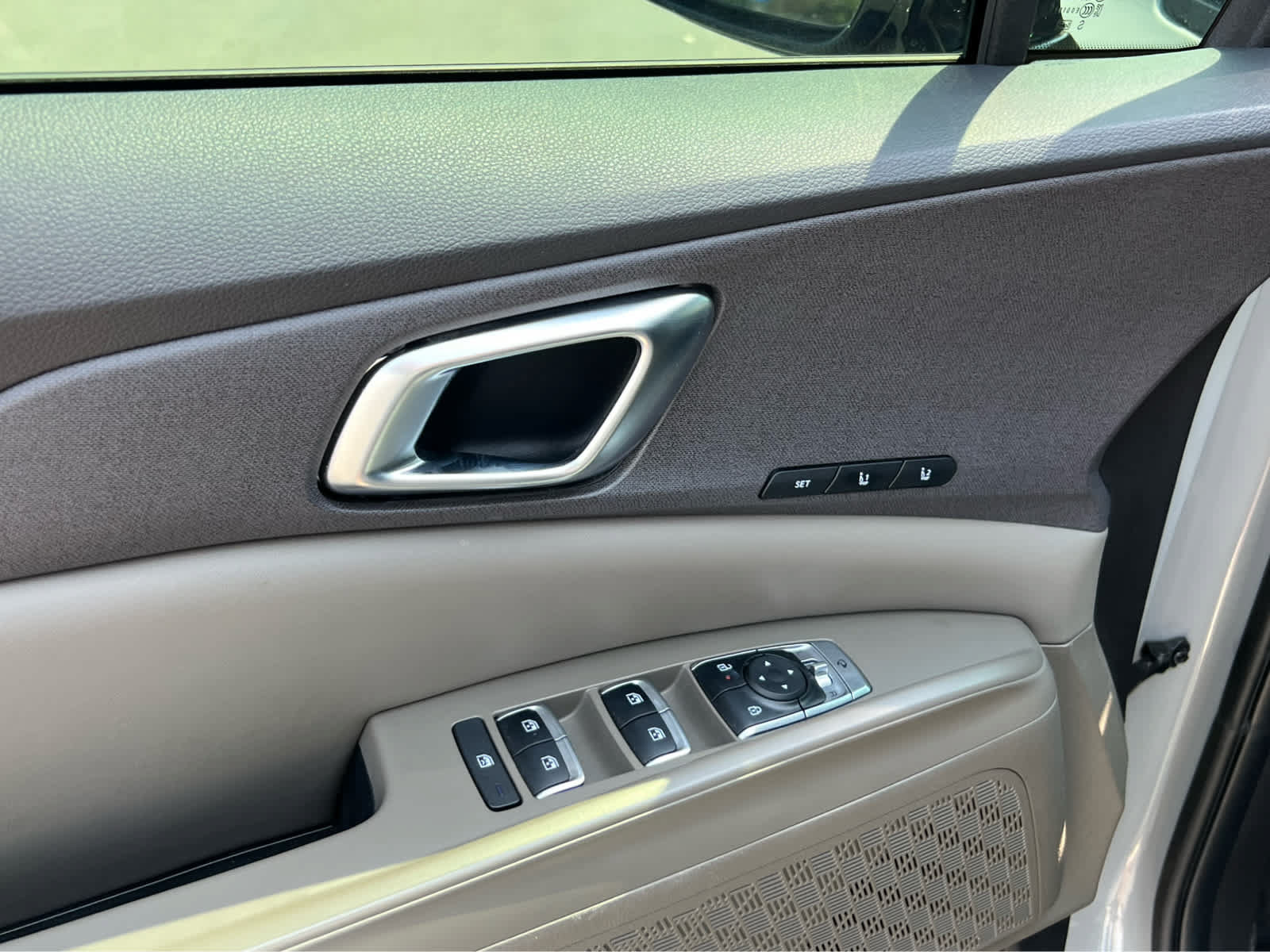 Used 2025 Kia Carnival SX FWD image 30