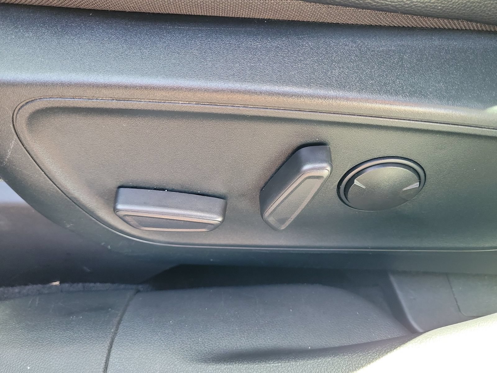 Certified 2022 Ford Escape SEL FWD image 18
