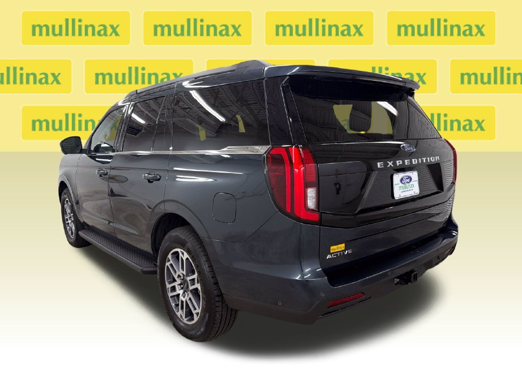 Certified 2025 Ford Expedition Active RWD image 9