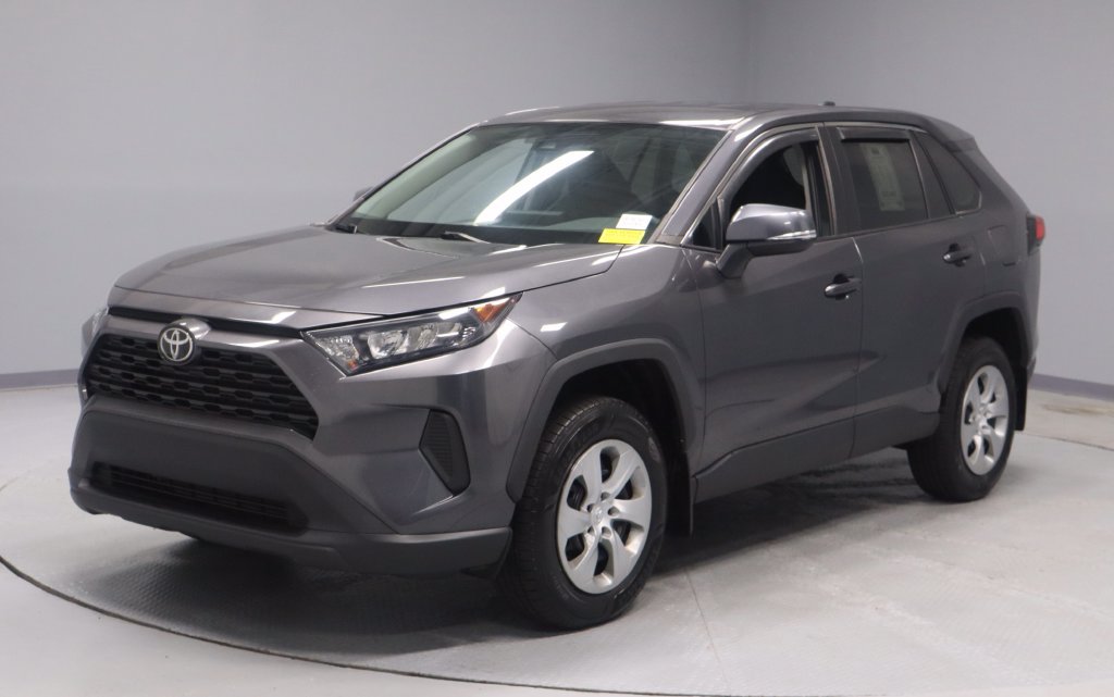 Used 2022 Toyota RAV4 LE AWD/4WD image 3