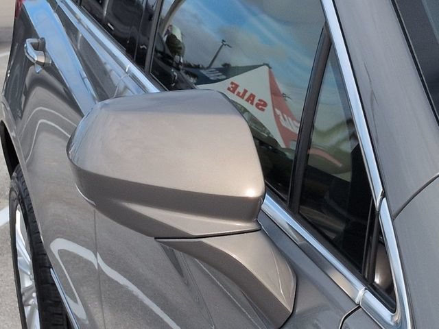 Used 2019 Cadillac XT5 FWD image 12