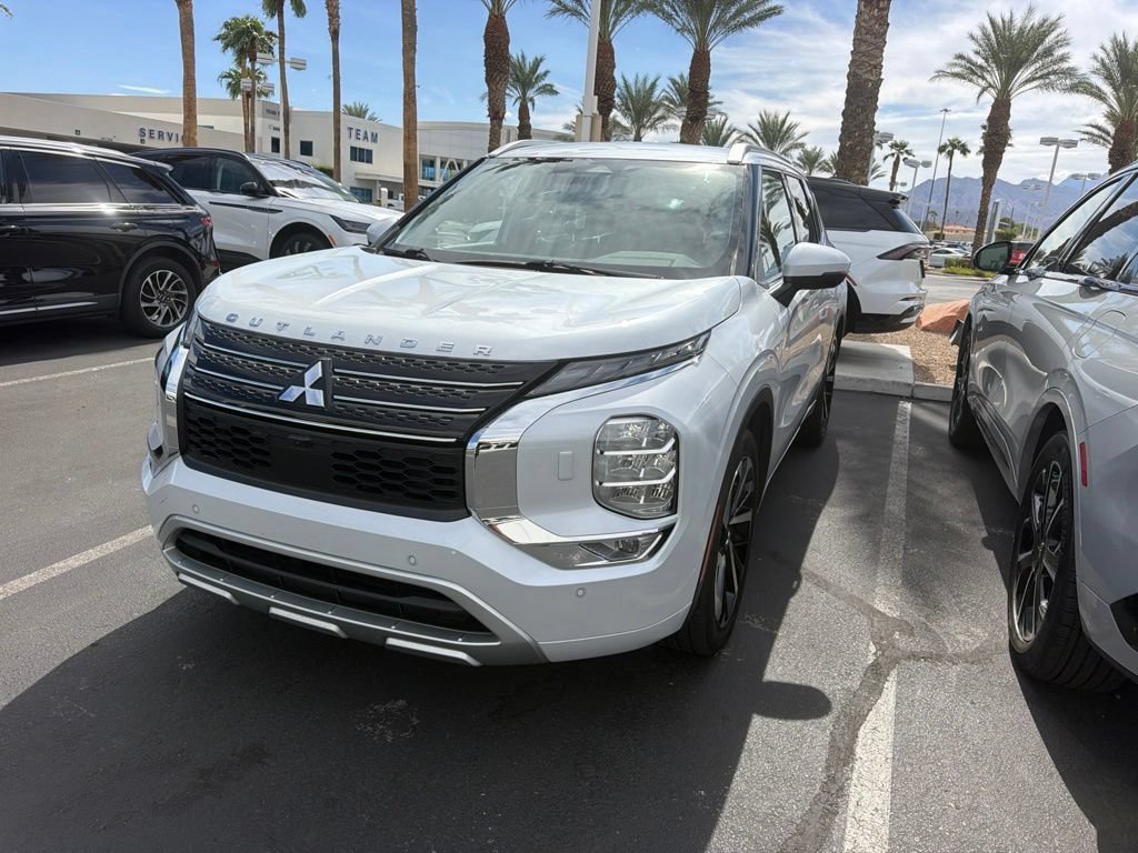 Used 2022 Mitsubishi Outlander SEL AWD/4WD image 3