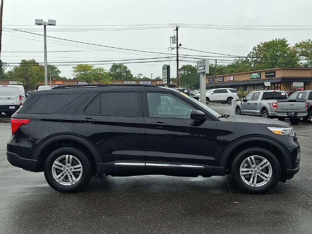 Certified 2023 Ford Explorer XLT AWD/4WD image 7