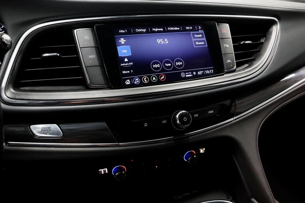 Used 2024 Buick Enclave Premium AWD/4WD image 33