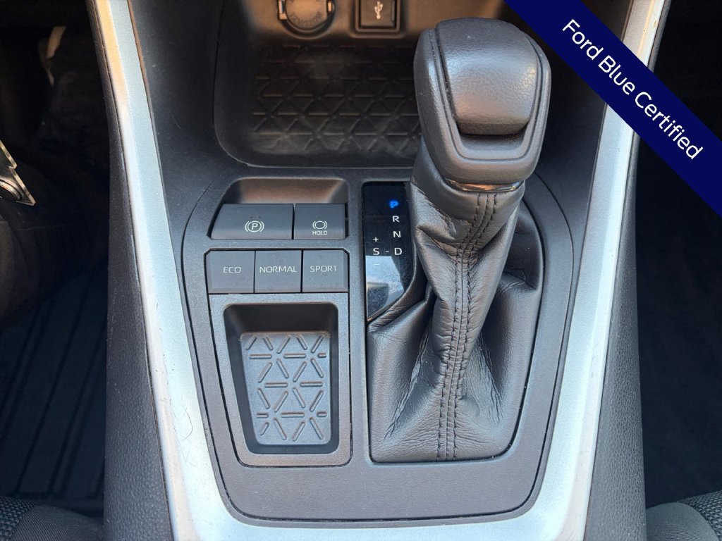 Used 2021 Toyota RAV4 LE FWD image 25