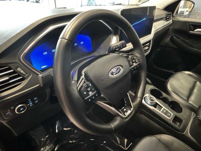 Certified 2025 Ford Escape Platinum AWD/4WD image 9