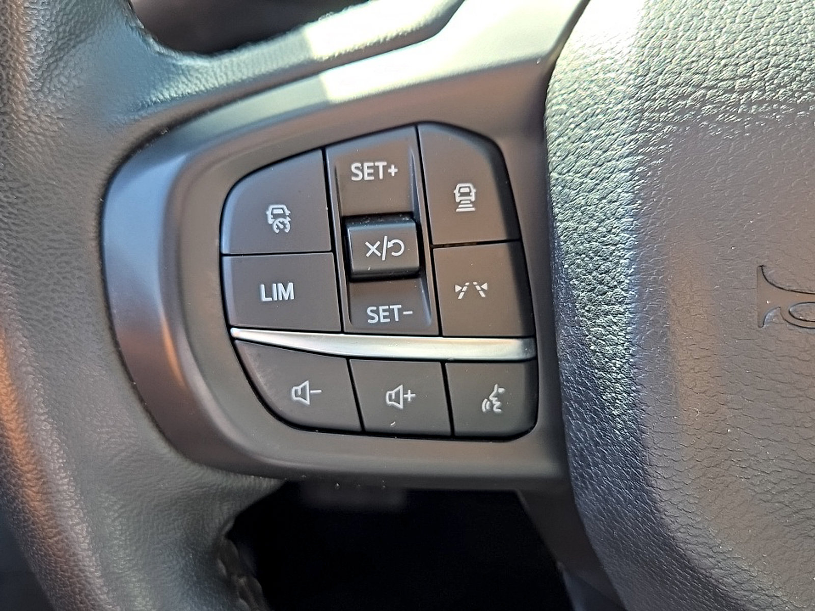 Certified 2024 Ford Ranger Lariat w/ FX4 Off-Road Package AWD/4WD image 13