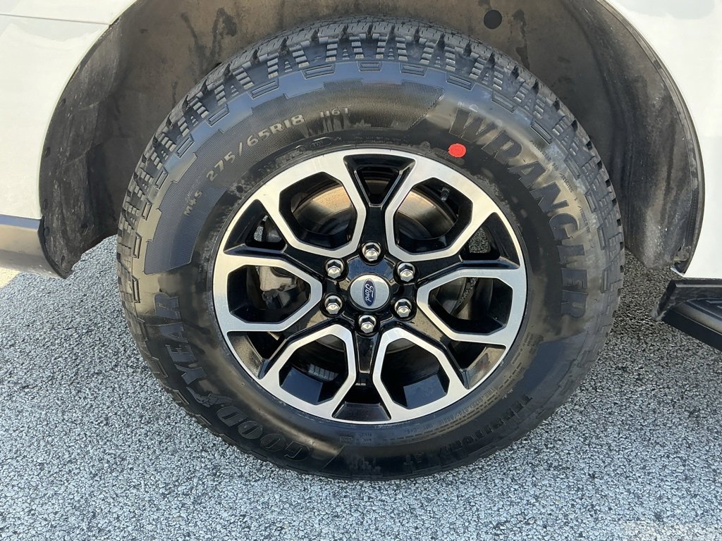 Certified 2024 Ford Expedition XLT image 16