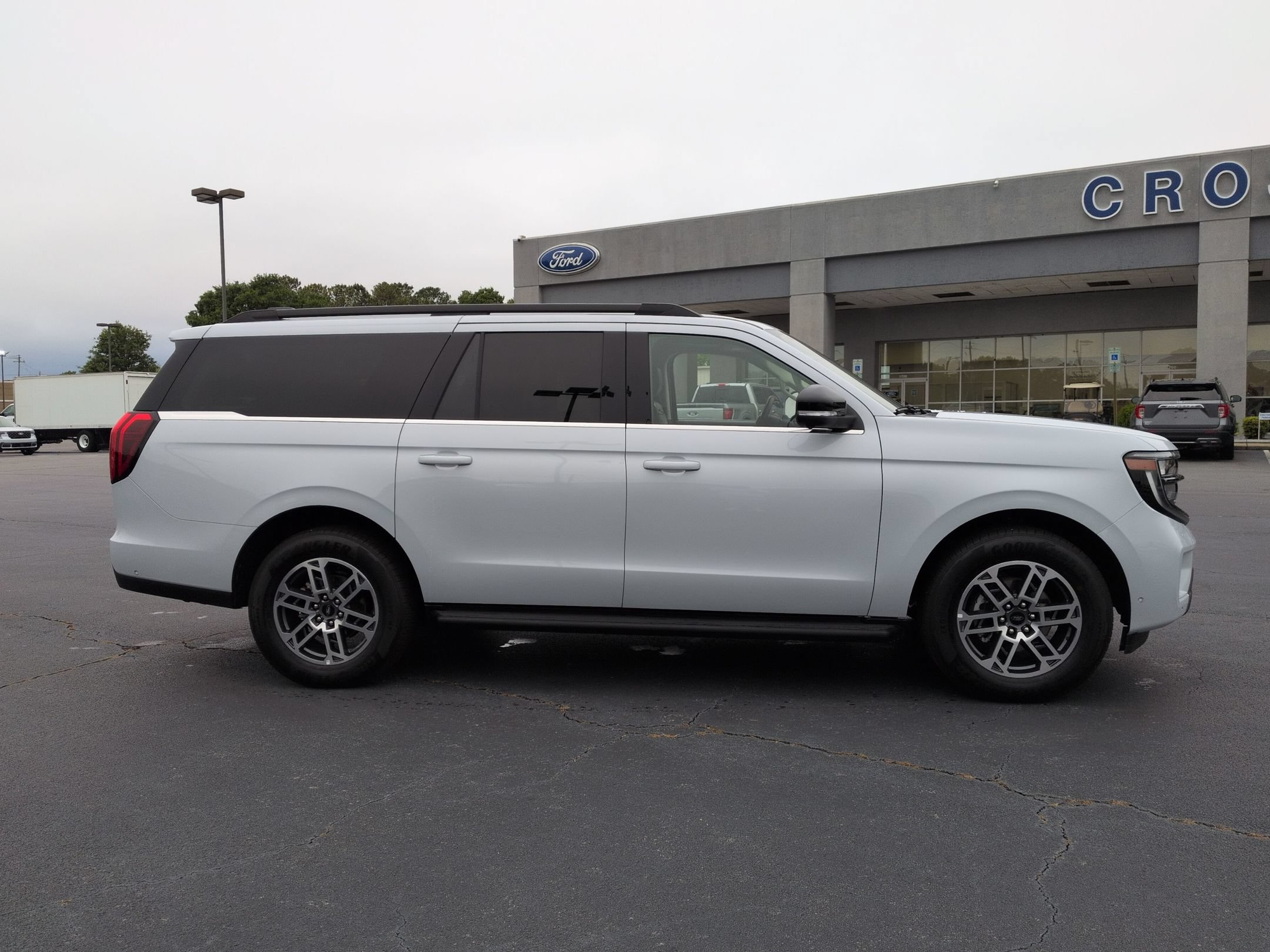 Certified 2025 Ford Expedition Max Active RWD image 3