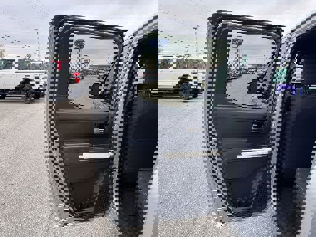 Used 2024 Toyota Tacoma TRD Off-Road AWD/4WD image 15