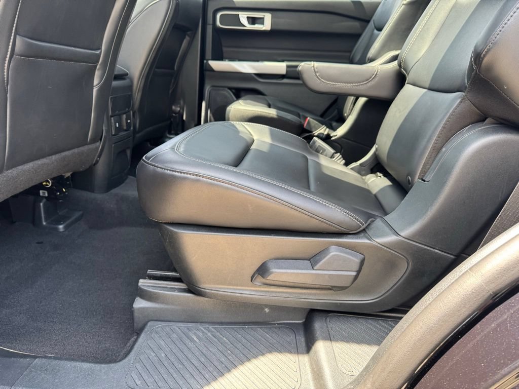 Certified 2023 Ford Explorer XLT w/ Equipment Group 202A AWD/4WD image 7