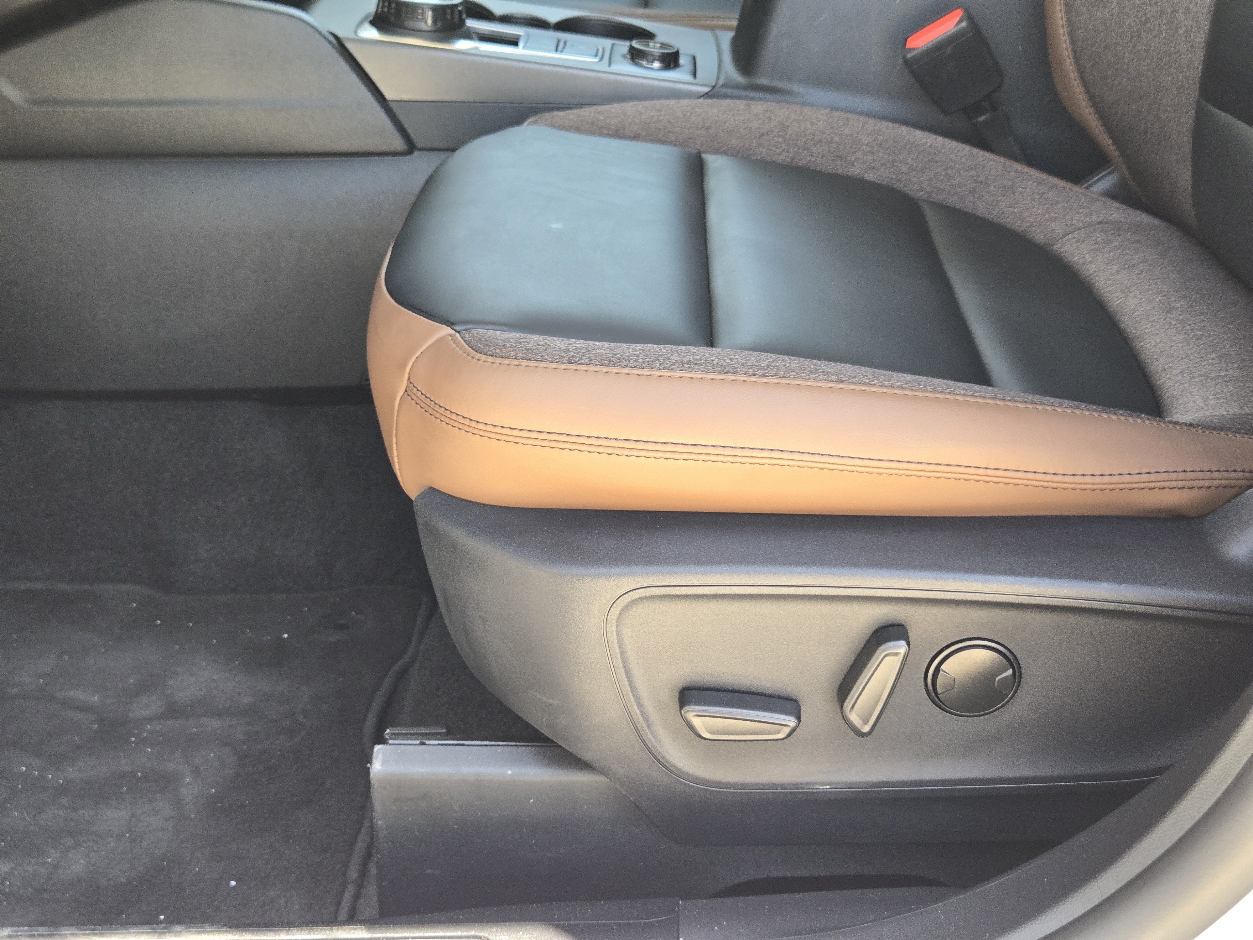 Certified 2025 Ford Bronco Sport Outer Banks w/ Outer Banks Tech Package+ AWD/4WD image 23