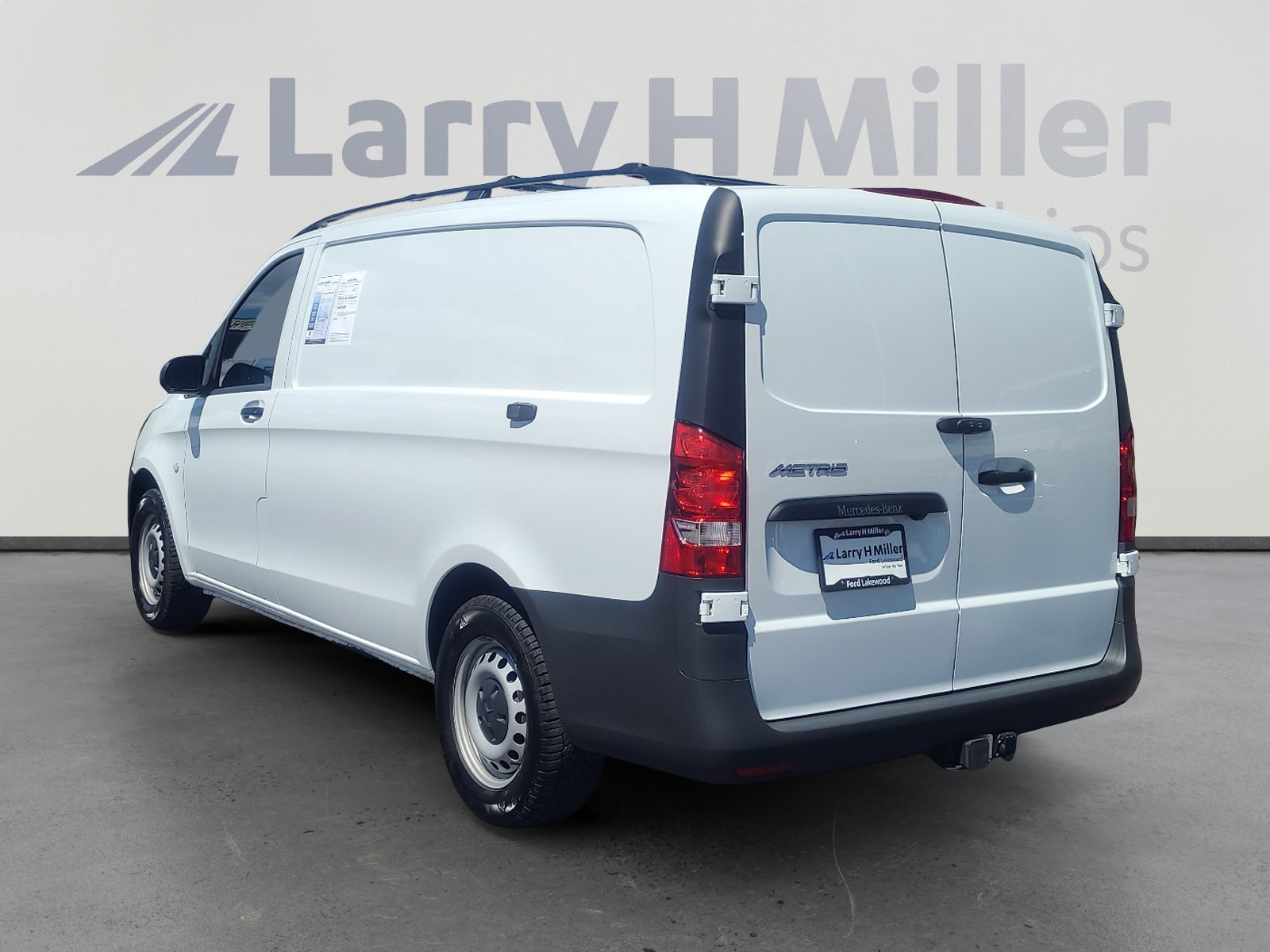 Used 2023 Mercedes-Benz Metris image 3