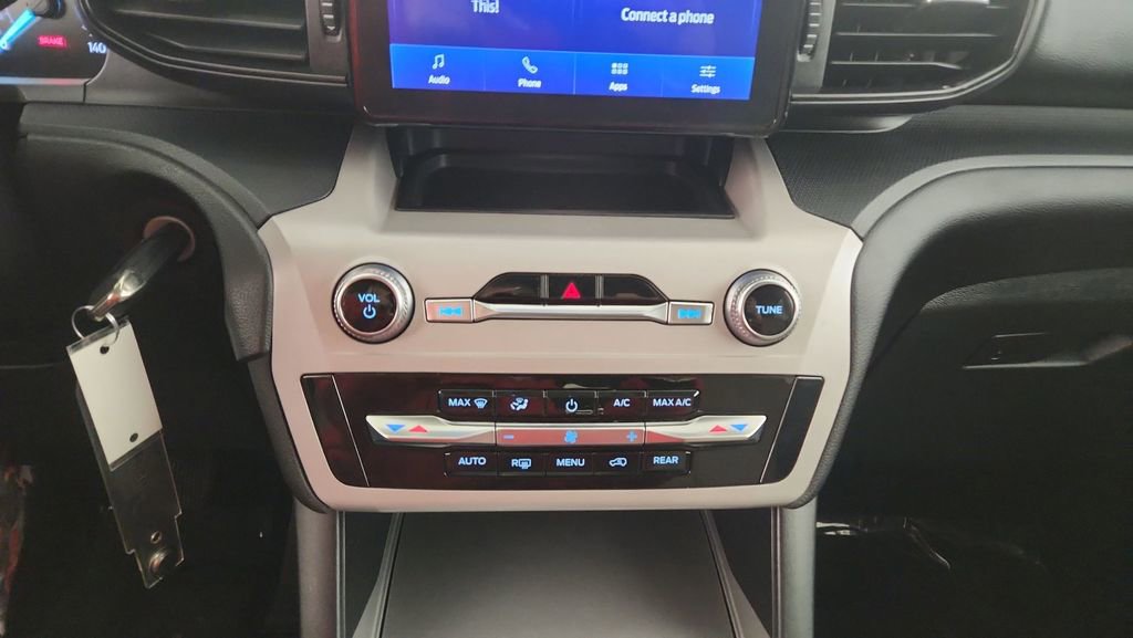 Certified 2023 Ford Explorer XLT image 17