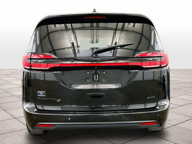 Used 2022 Chrysler Pacifica Touring-L w/ S Appearance Package AWD/4WD image 4