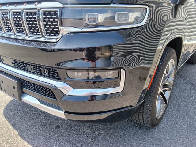 Used 2022 Jeep Grand Wagoneer Series III w/ Rear Seat Video Group 1 AWD/4WD image 9