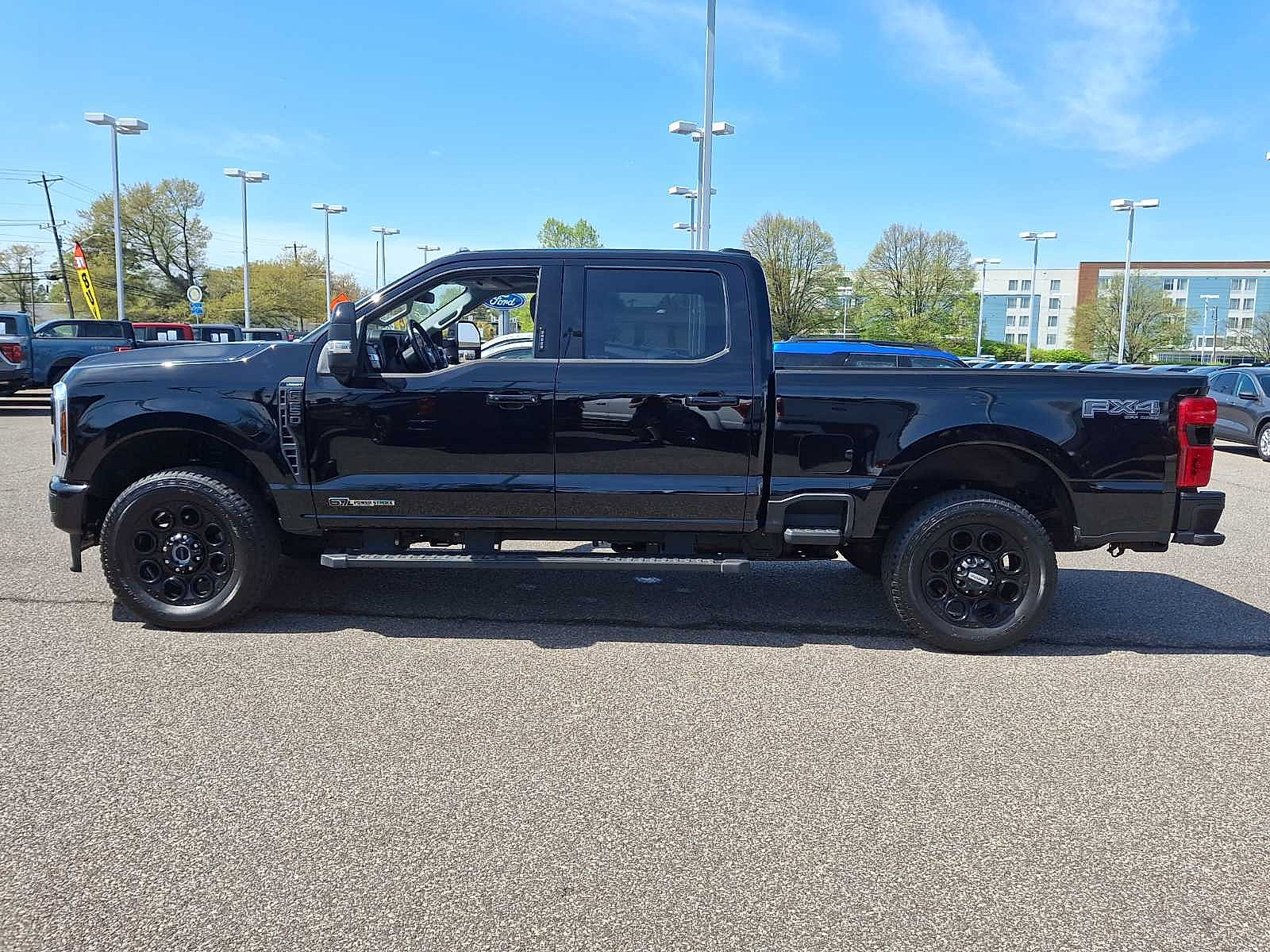 Certified 2024 Ford F250 Lariat w/ Lariat Ultimate Package AWD/4WD image 4