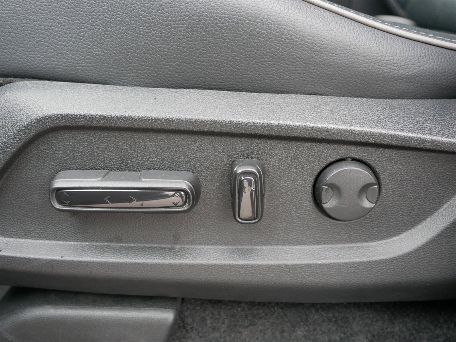 Used 2025 Honda Pilot Elite image 13