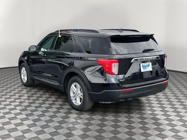 Certified 2023 Ford Explorer XLT RWD image 4
