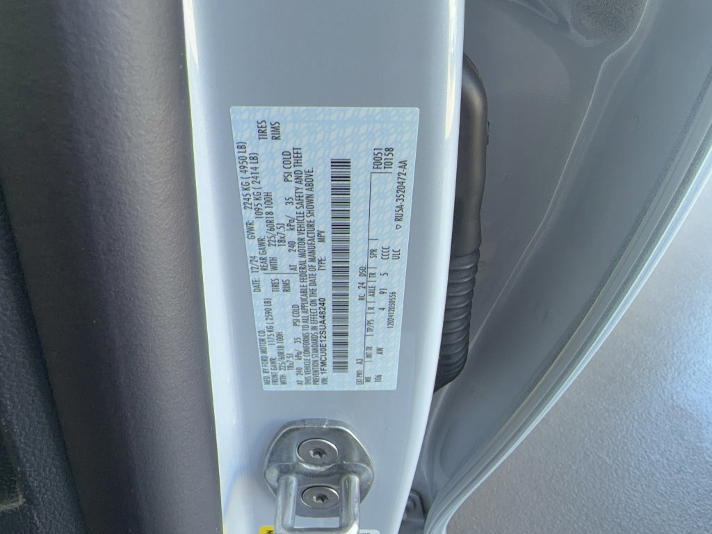 Certified 2025 Ford Escape SE w/ PHEV Premium Package image 32